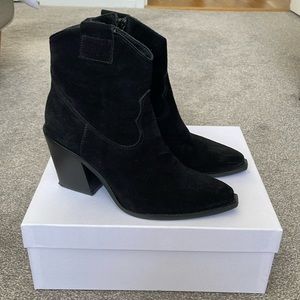 Ankle Boots in black Suede size: 39 (US 8.5)